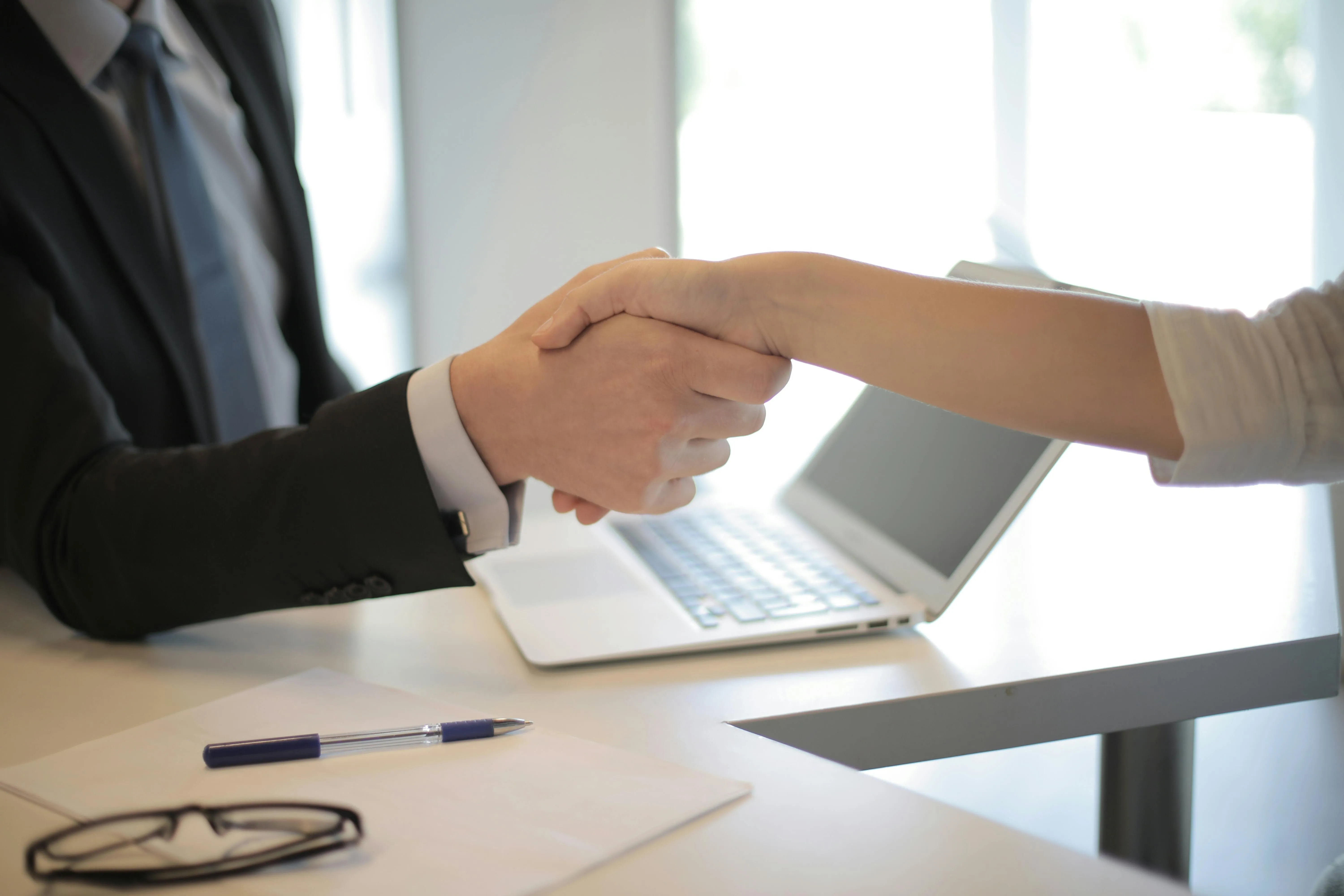 Professional team collaboration - Join our insurance team